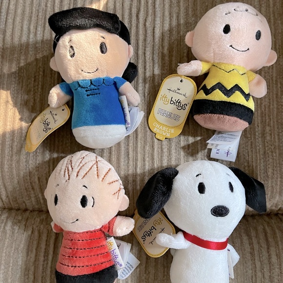 Hallmark Peanuts Collection. Hallmark Snoopy Linus Charlie Brown Lucy - Picture 1 of 1